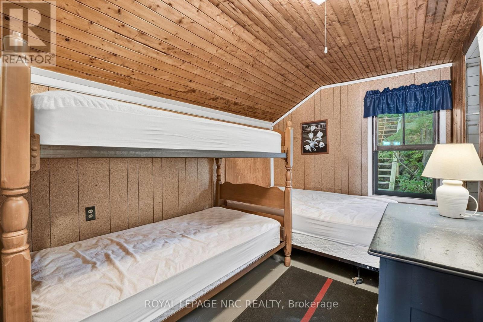 












4031 CRYSTAL BEACH HILL LANE

,
Fort Erie (Crystal Beach),




Ontario
L0S1B0

