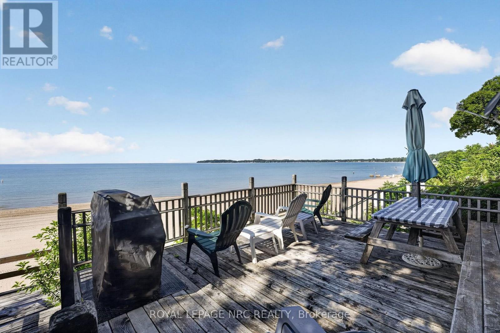 












4031 CRYSTAL BEACH HILL LANE

,
Fort Erie (Crystal Beach),




Ontario
L0S1B0

