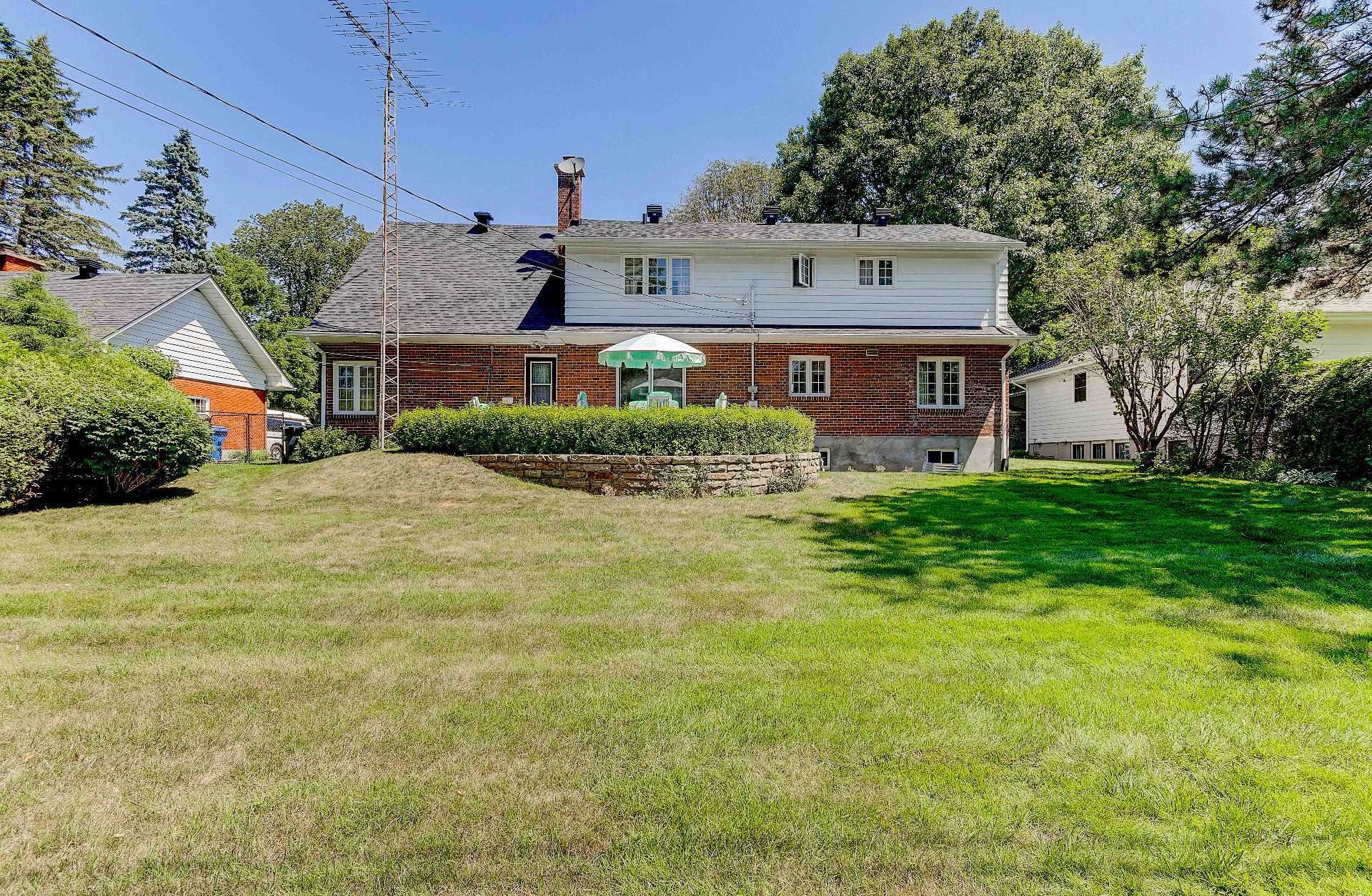 









1795


Rue Edgewood

,
Saint-Bruno-de-Montarville,




QC
J3V4P1

