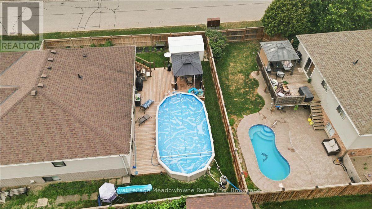 












15 SHARPE STREET

,
Brant (Paris),




Ontario
N3L4C6

