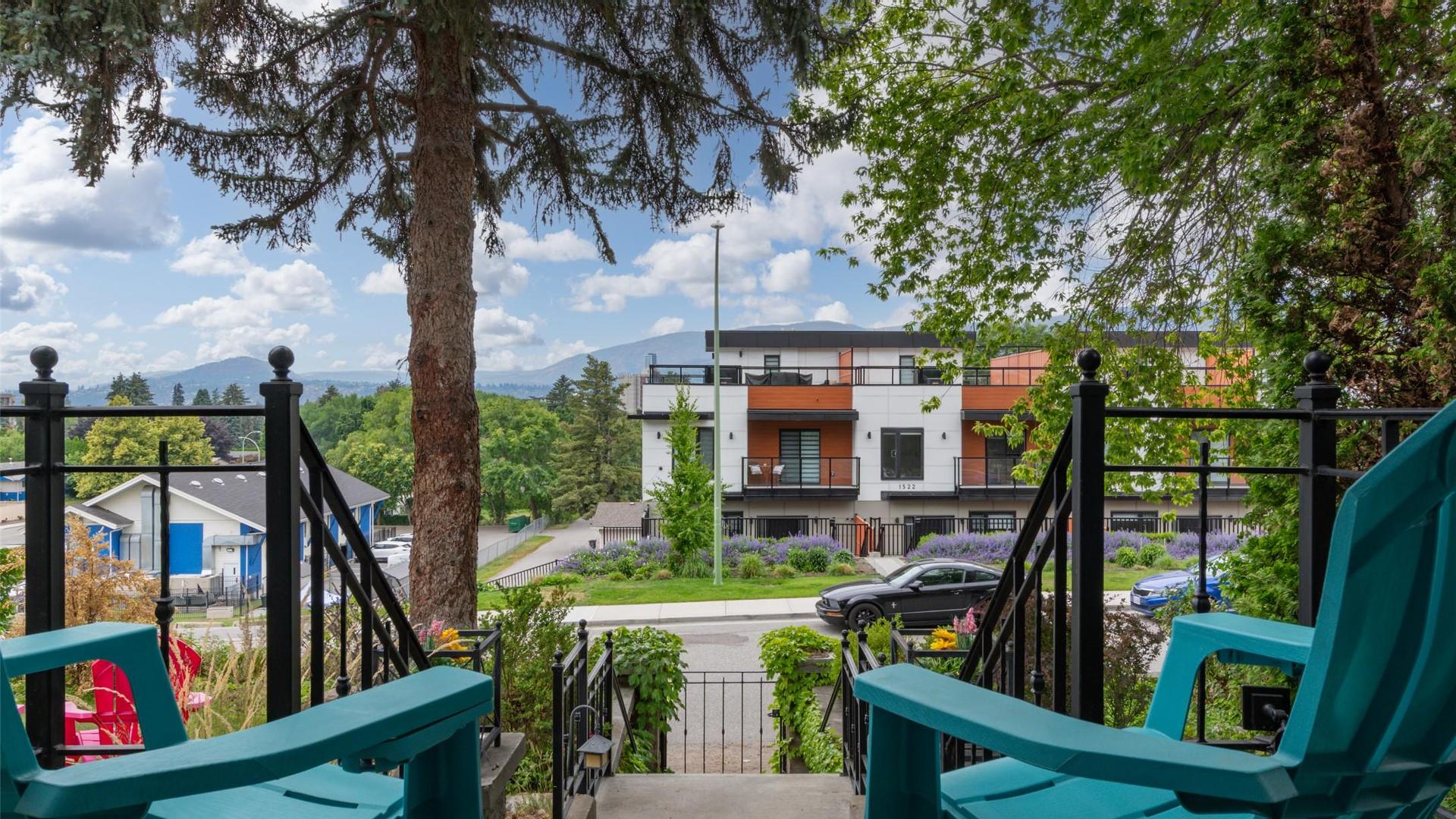 









1537


Lakeview

Street,
Kelowna,




BC
V1Y 6N1

