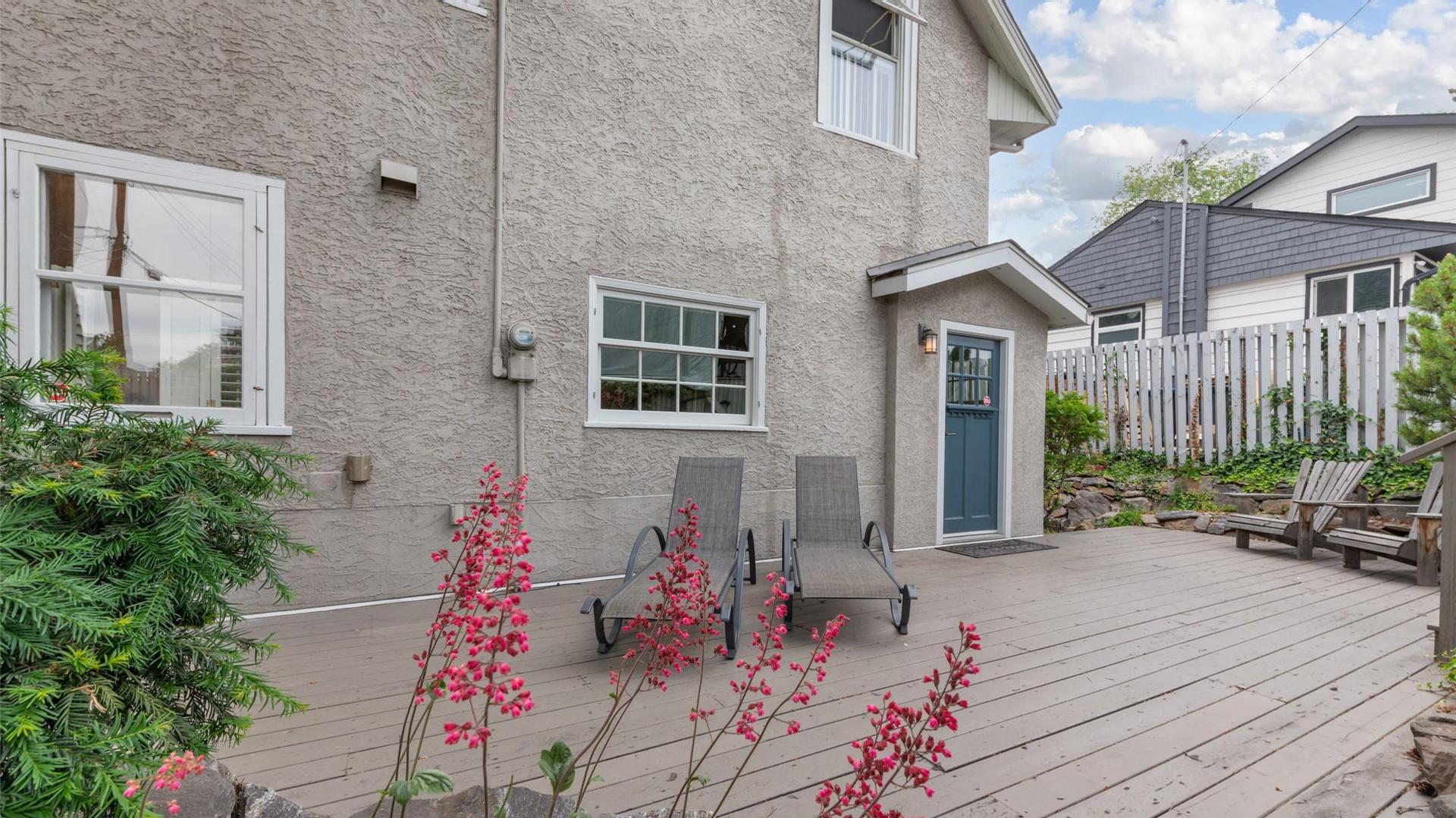 









1537


Lakeview

Street,
Kelowna,




BC
V1Y 6N1

