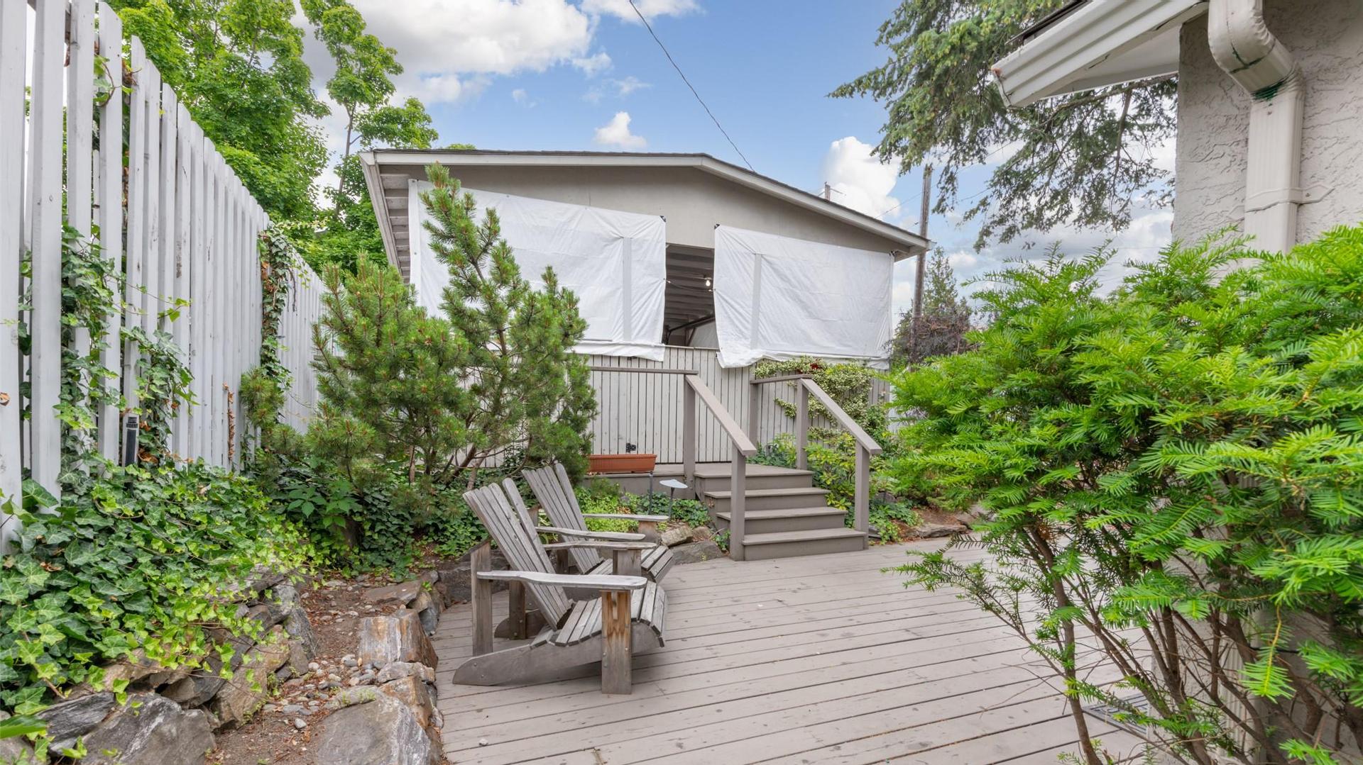 









1537


Lakeview

Street,
Kelowna,




BC
V1Y 6N1

