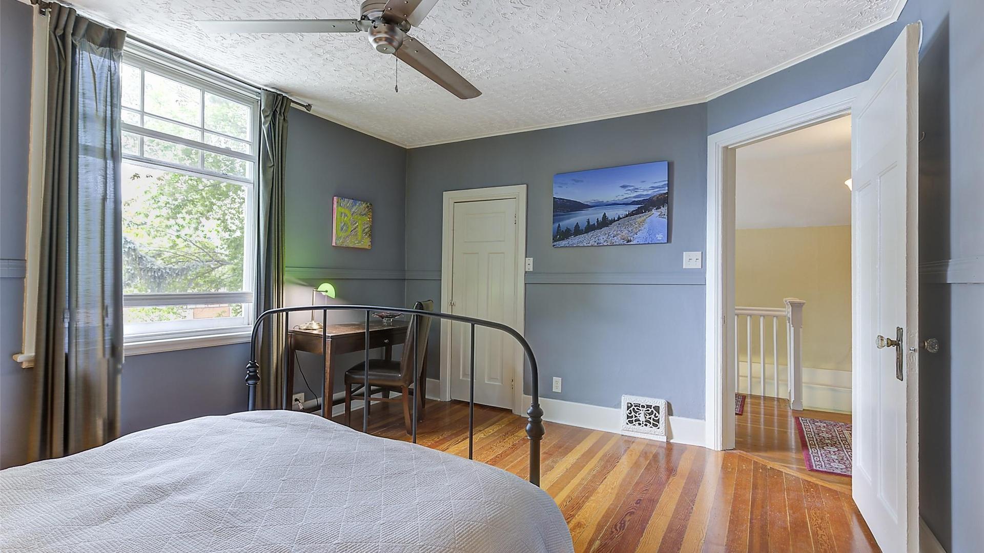 









1537


Lakeview

Street,
Kelowna,




BC
V1Y 6N1

