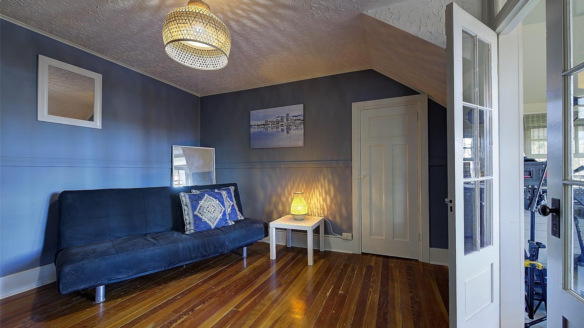 









1537


Lakeview

Street,
Kelowna,




BC
V1Y 6N1

