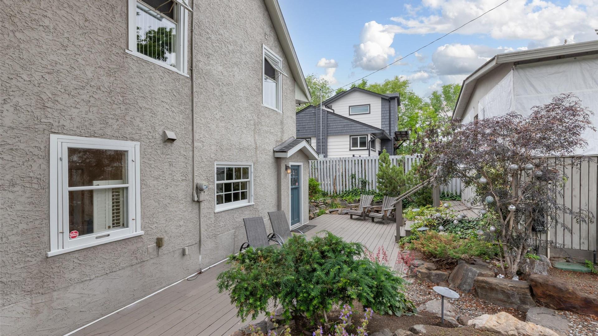 









1537


Lakeview

Street,
Kelowna,




BC
V1Y 6N1

