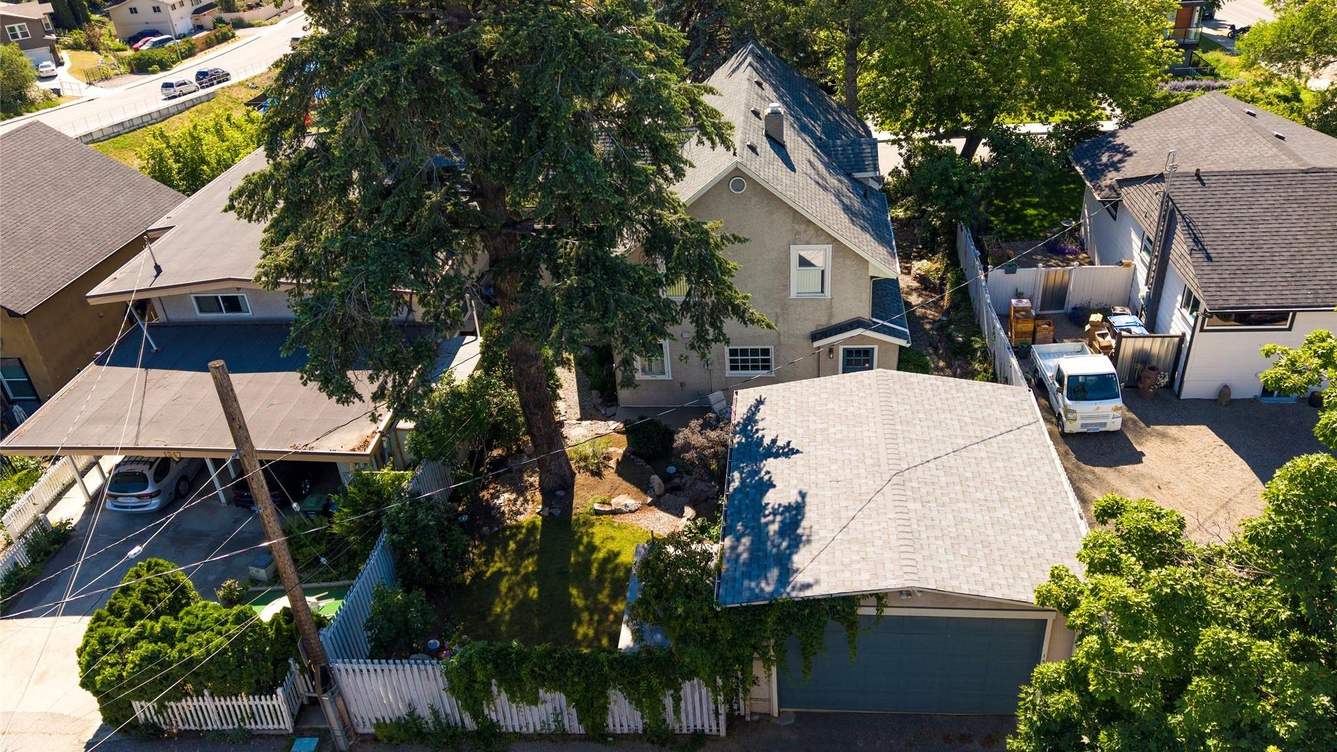 









1537


Lakeview

Street,
Kelowna,




BC
V1Y 6N1

