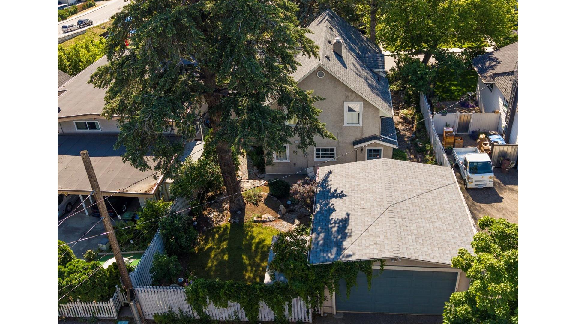 









1537


Lakeview

Street,
Kelowna,




BC
V1Y 6N1

