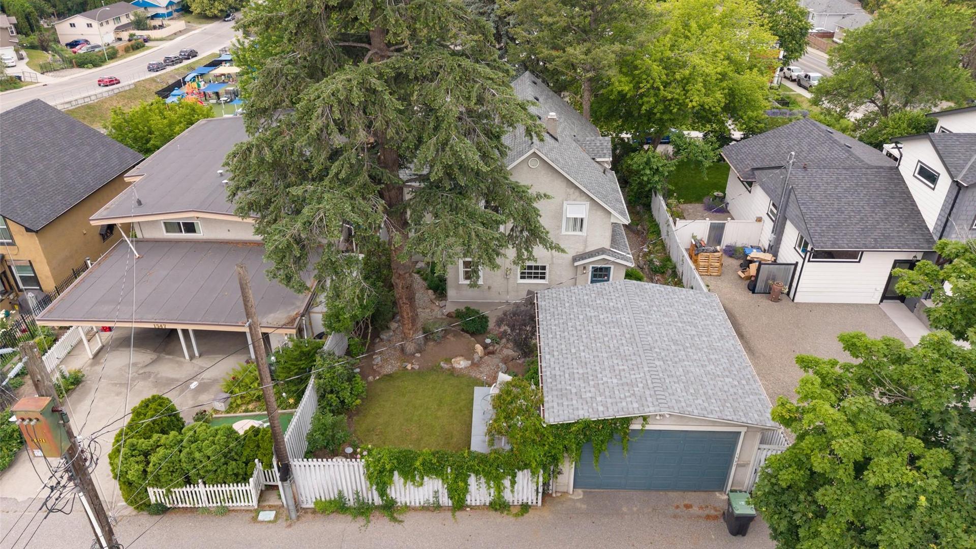 









1537


Lakeview

Street,
Kelowna,




BC
V1Y 6N1

