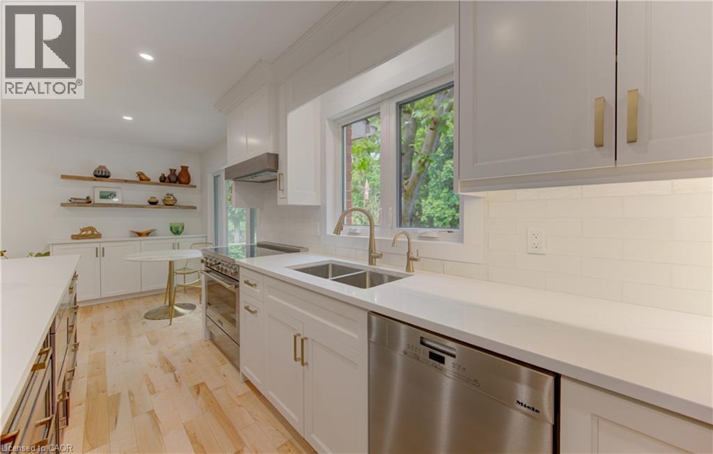 












307 GRAND RIVER Boulevard

,
Kitchener,




Ontario
N2A3H4

