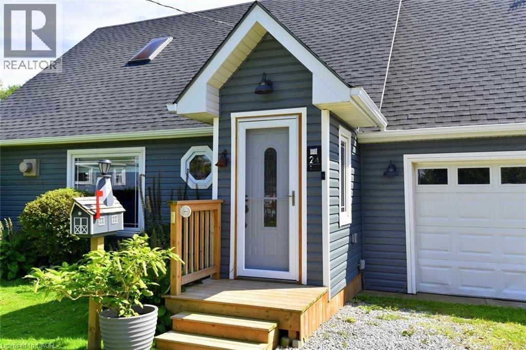 












24 WINGER BAY Lane

,
Selkirk,




Ontario
N0A1P0


