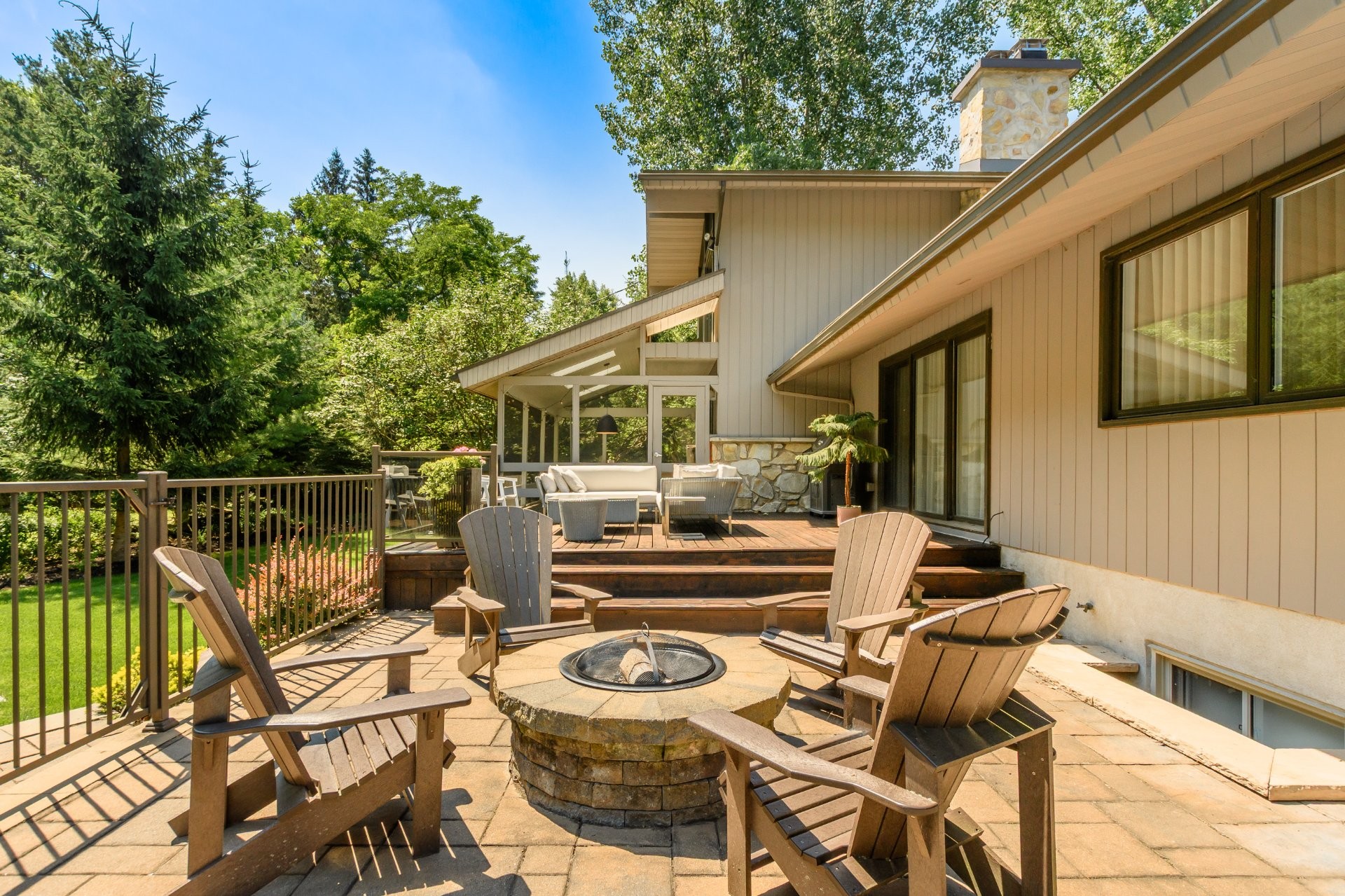 









1750


Rue du Sommet-Trinité

,
Saint-Bruno-de-Montarville,




QC
J3V6E4

