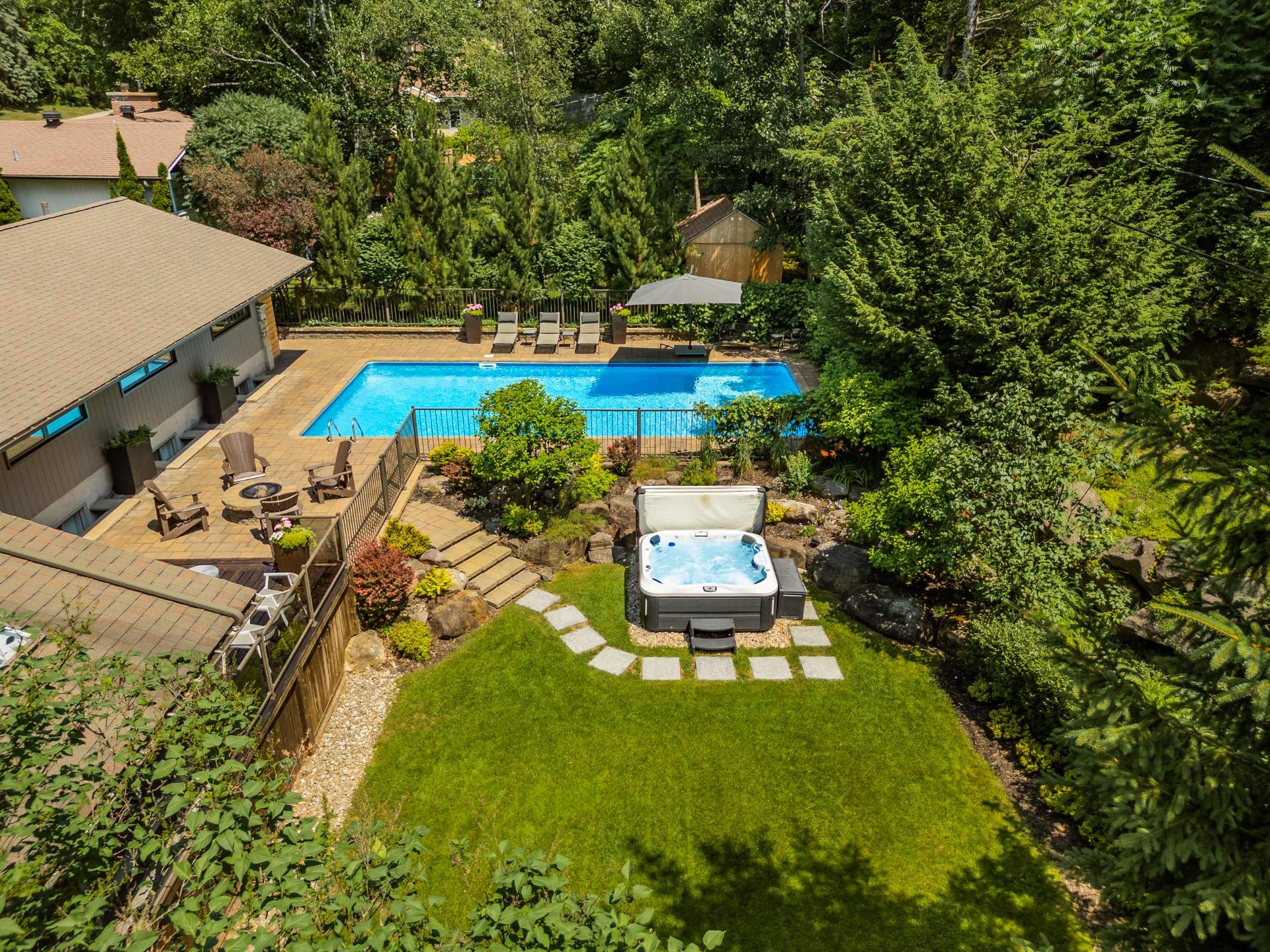 









1750


Rue du Sommet-Trinité

,
Saint-Bruno-de-Montarville,




QC
J3V6E4

