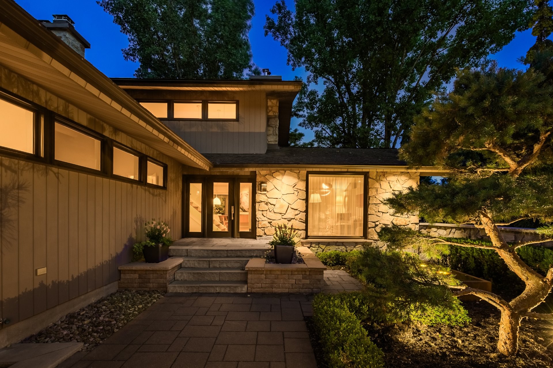 









1750


Rue du Sommet-Trinité

,
Saint-Bruno-de-Montarville,




QC
J3V6E4

