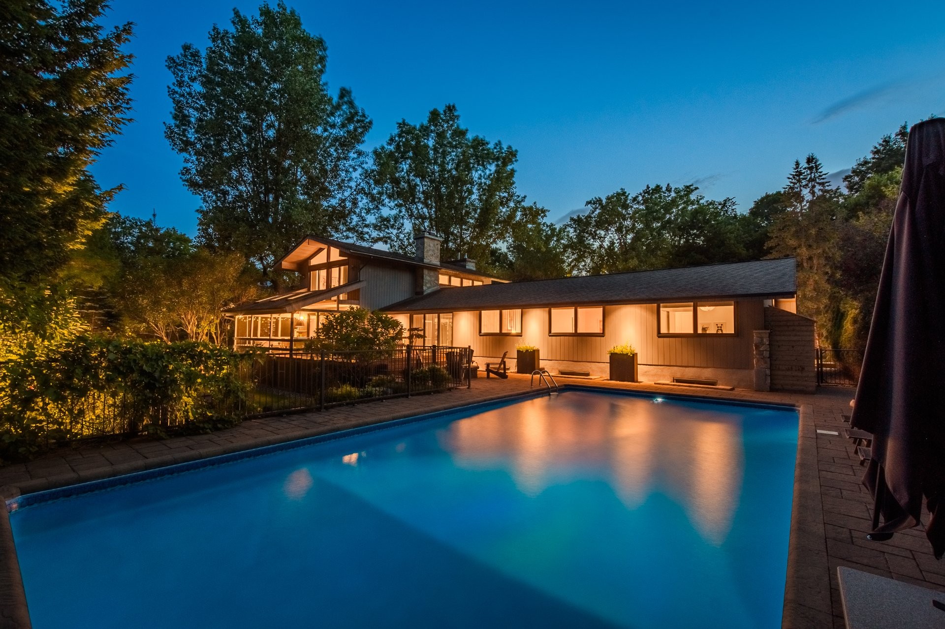 









1750


Rue du Sommet-Trinité

,
Saint-Bruno-de-Montarville,




QC
J3V6E4

