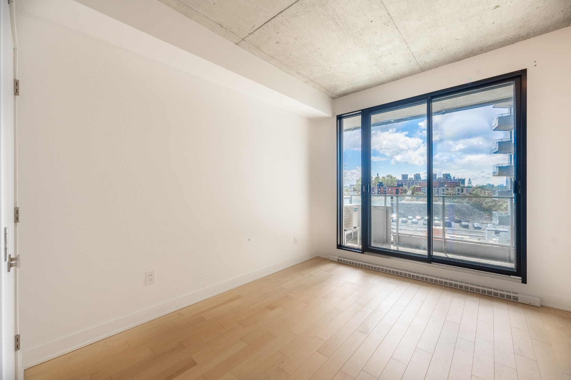 









1150


Boul. René-Lévesque E.

, 422,
Montréal (Ville-Marie),




QC
H2L0J6

