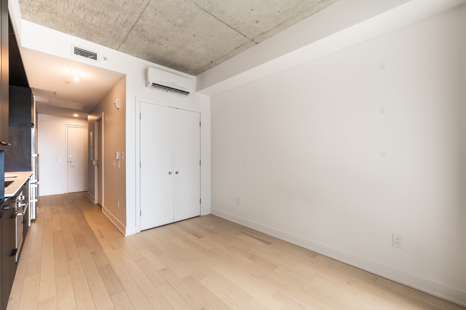 









1150


Boul. René-Lévesque E.

, 422,
Montréal (Ville-Marie),




QC
H2L0J6


