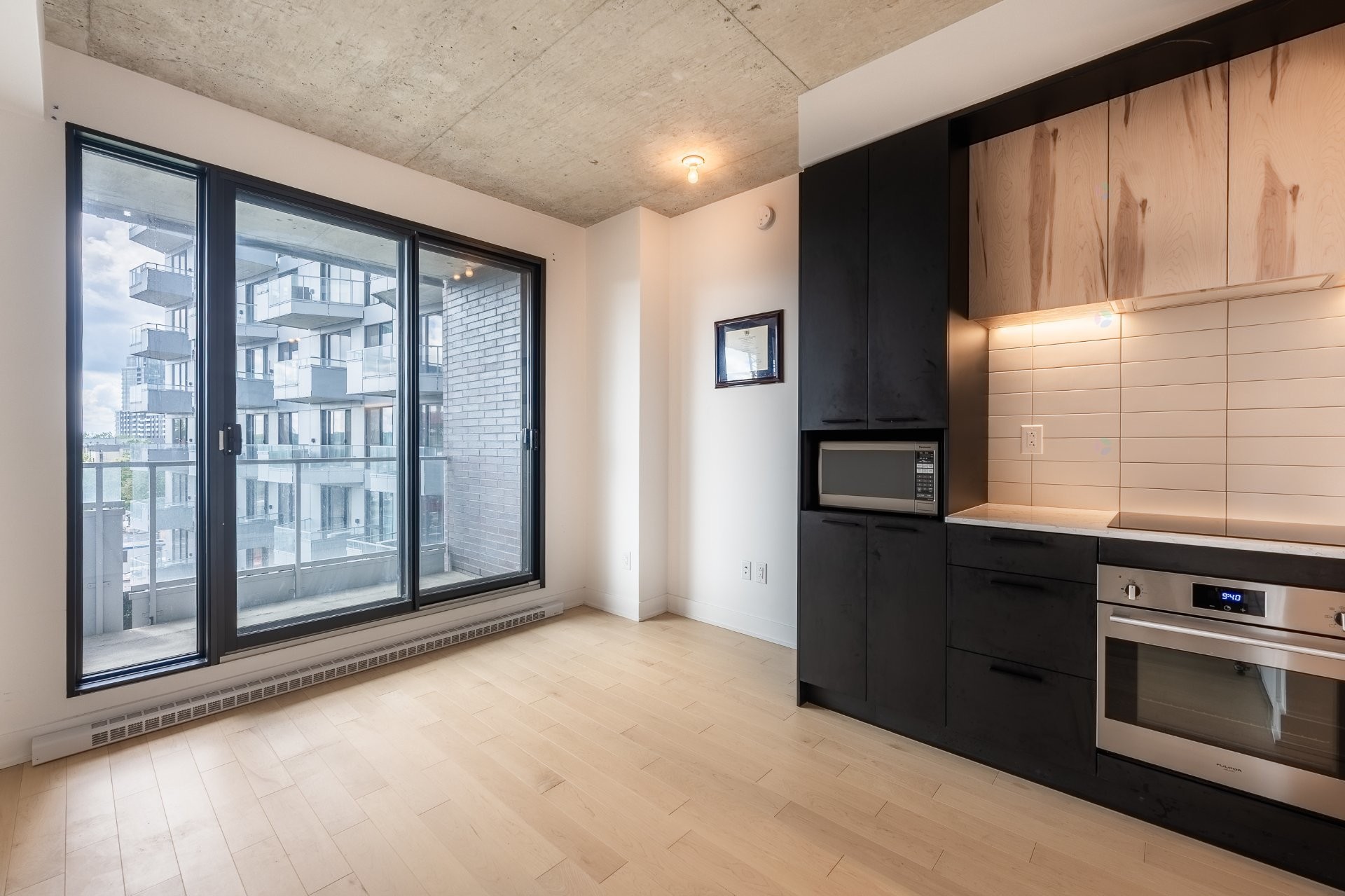 









1150


Boul. René-Lévesque E.

, 422,
Montréal (Ville-Marie),




QC
H2L0J6

