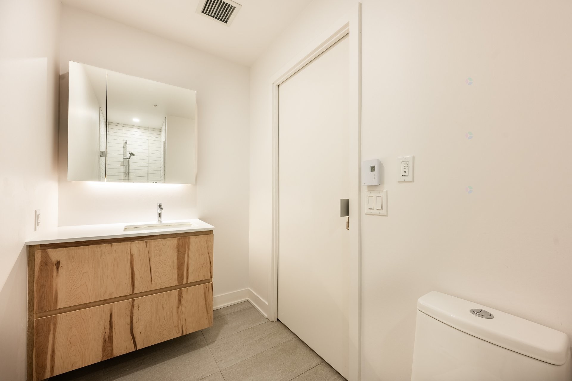 









1150


Boul. René-Lévesque E.

, 422,
Montréal (Ville-Marie),




QC
H2L0J6

