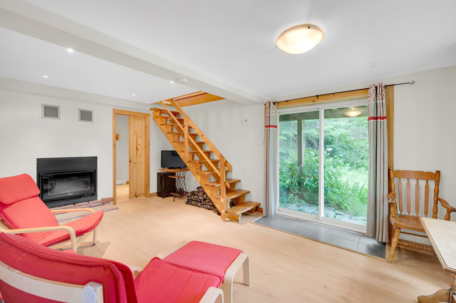 









227


Ch. des Gais-Lurons

,
Saint-Adolphe-d'Howard,




QC
J0T2B0

