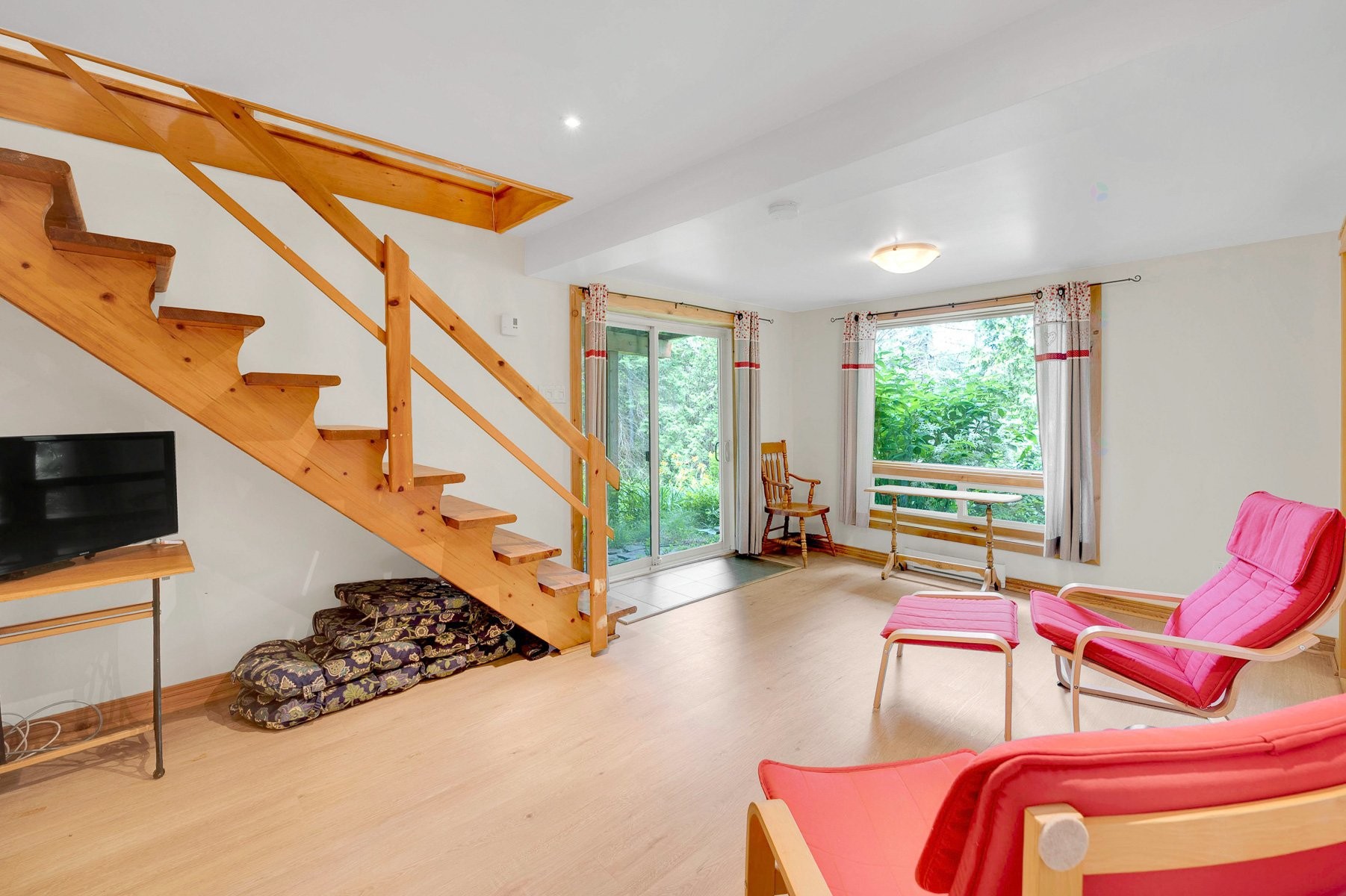 









227


Ch. des Gais-Lurons

,
Saint-Adolphe-d'Howard,




QC
J0T2B0

