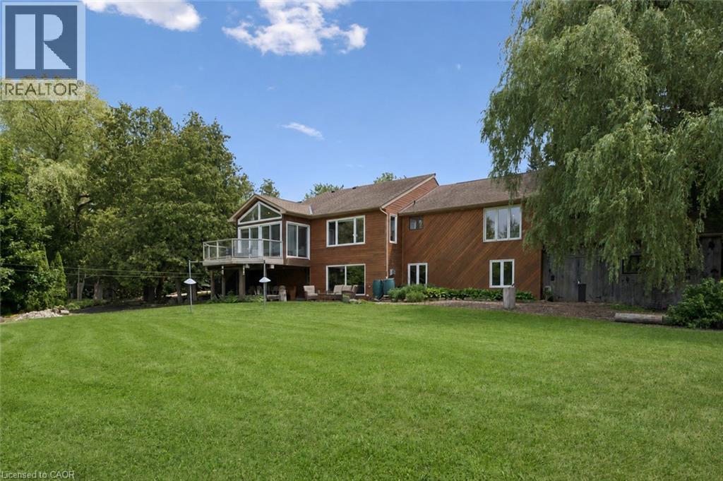 












8060 WELLINGTON RD 18

,
Fergus,




Ontario
N1M2W5

