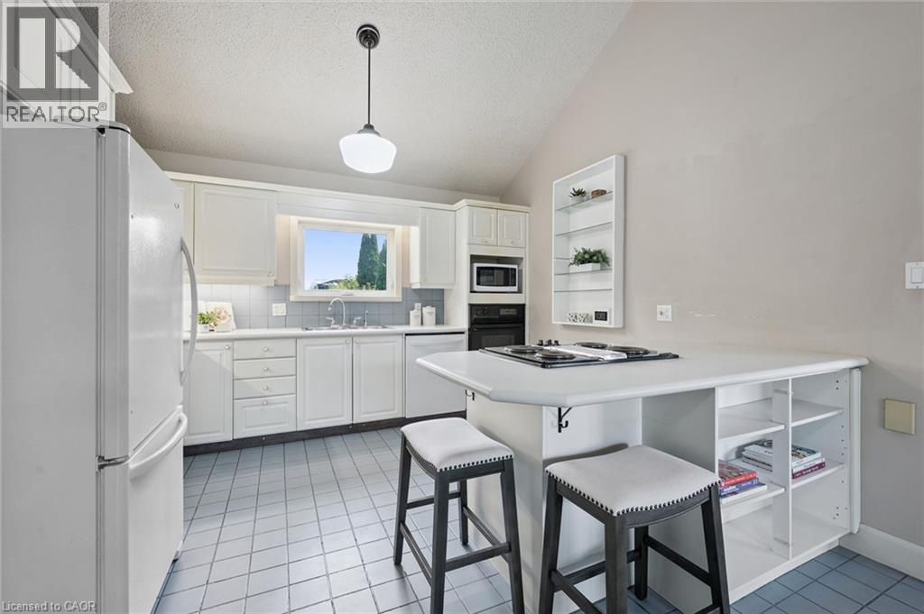 












8060 WELLINGTON RD 18

,
Fergus,




Ontario
N1M2W5

