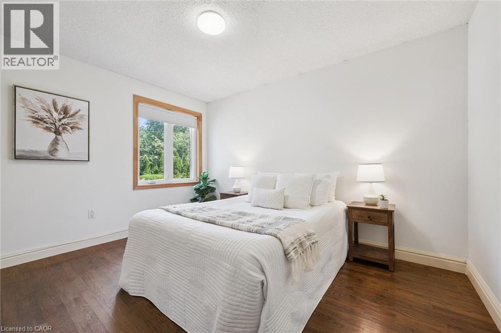 












8060 WELLINGTON RD 18

,
Fergus,




Ontario
N1M2W5

