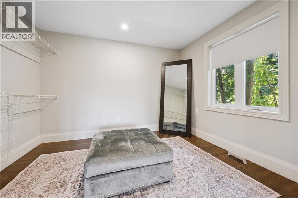 












8060 WELLINGTON RD 18

,
Fergus,




Ontario
N1M2W5

