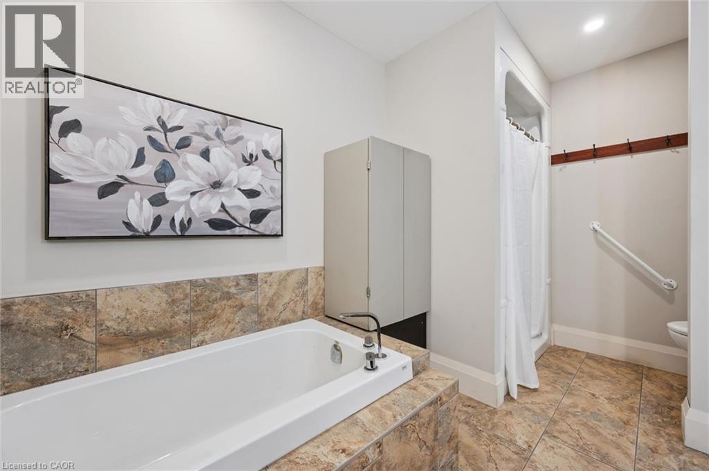 












8060 WELLINGTON RD 18

,
Fergus,




Ontario
N1M2W5

