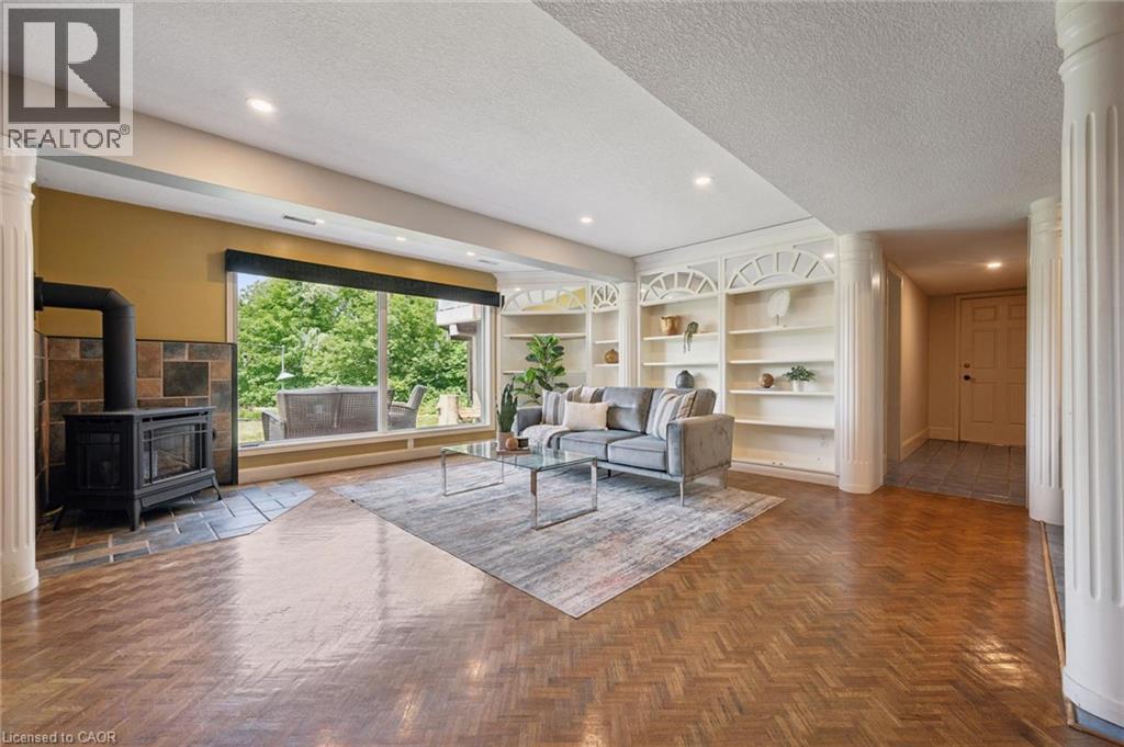 












8060 WELLINGTON RD 18

,
Fergus,




Ontario
N1M2W5

