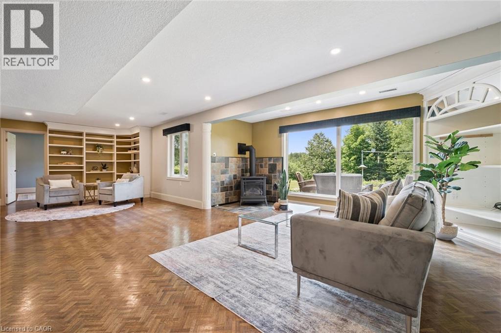 












8060 WELLINGTON RD 18

,
Fergus,




Ontario
N1M2W5


