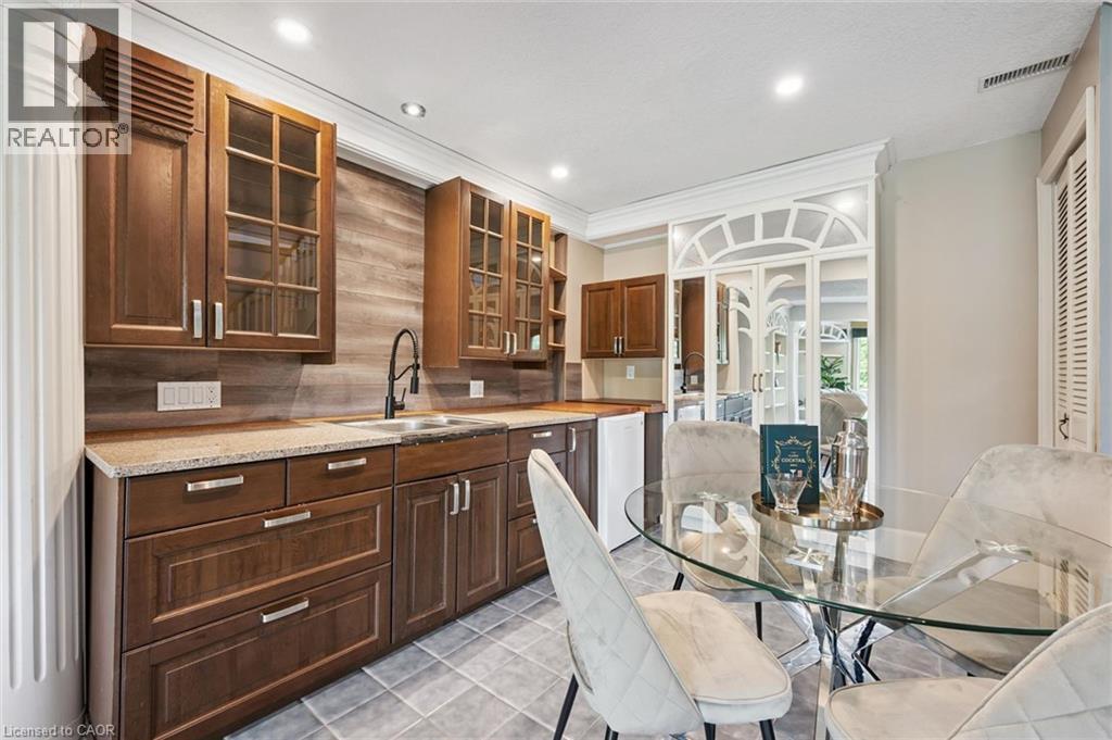 












8060 WELLINGTON RD 18

,
Fergus,




Ontario
N1M2W5

