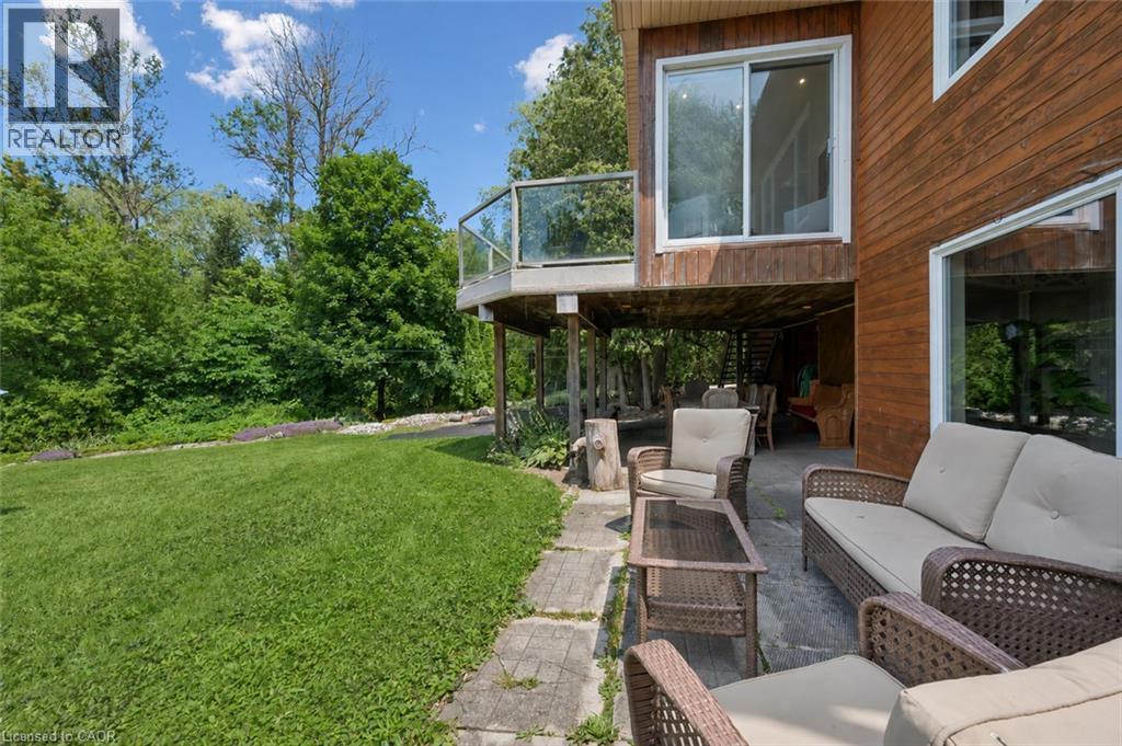 












8060 WELLINGTON RD 18

,
Fergus,




Ontario
N1M2W5

