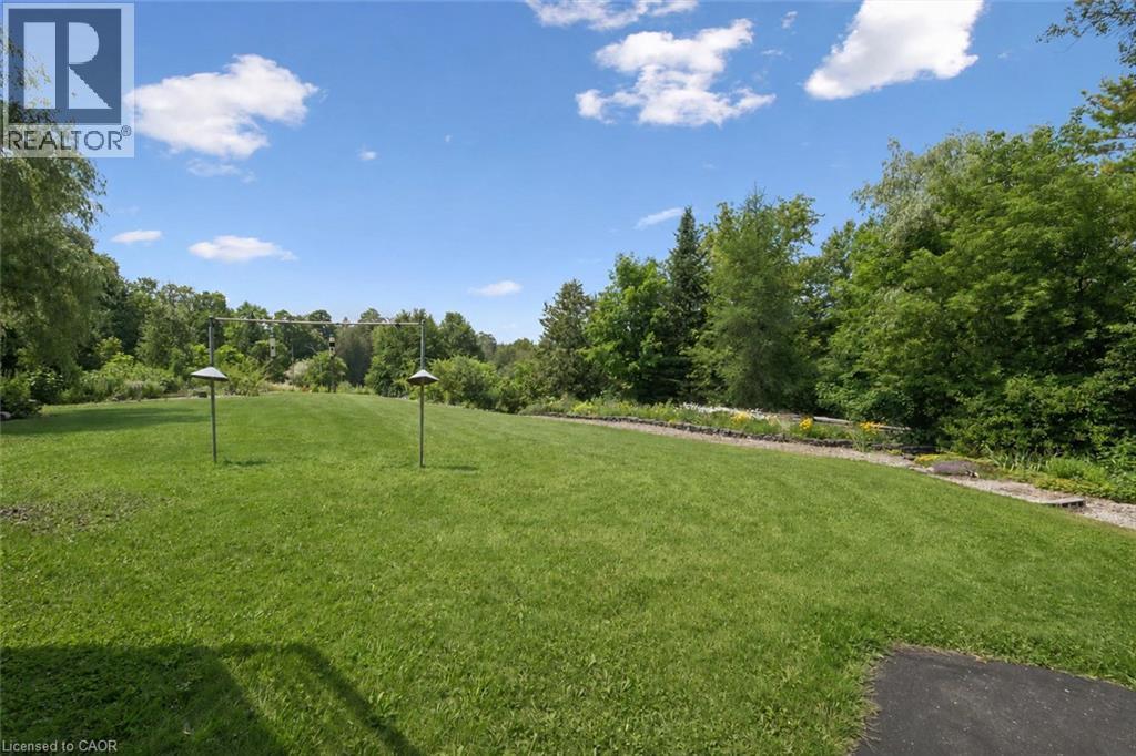 












8060 WELLINGTON RD 18

,
Fergus,




Ontario
N1M2W5

