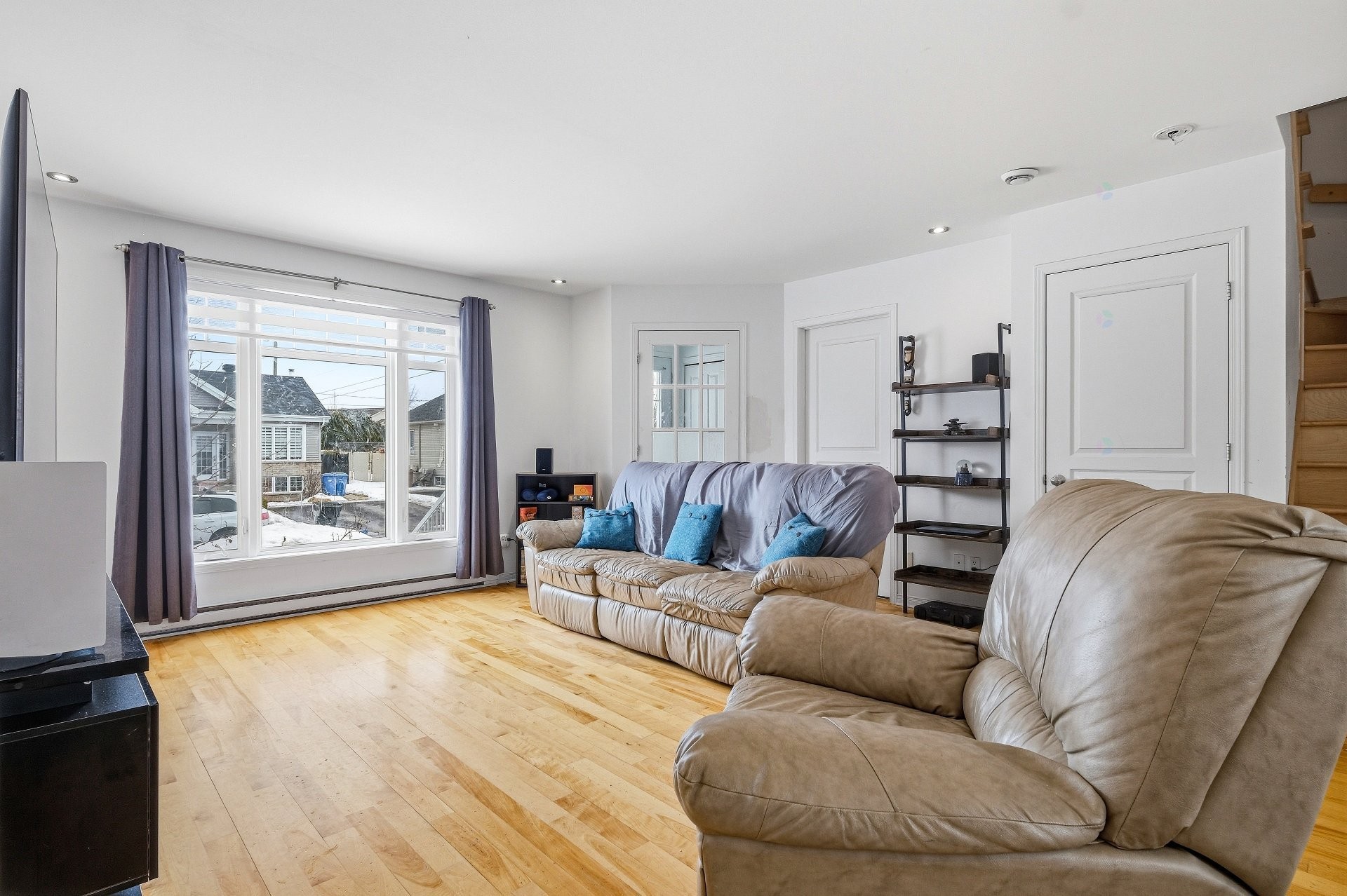 









731


Rue des Huards

,
Contrecoeur,




QC
J0L1C0


