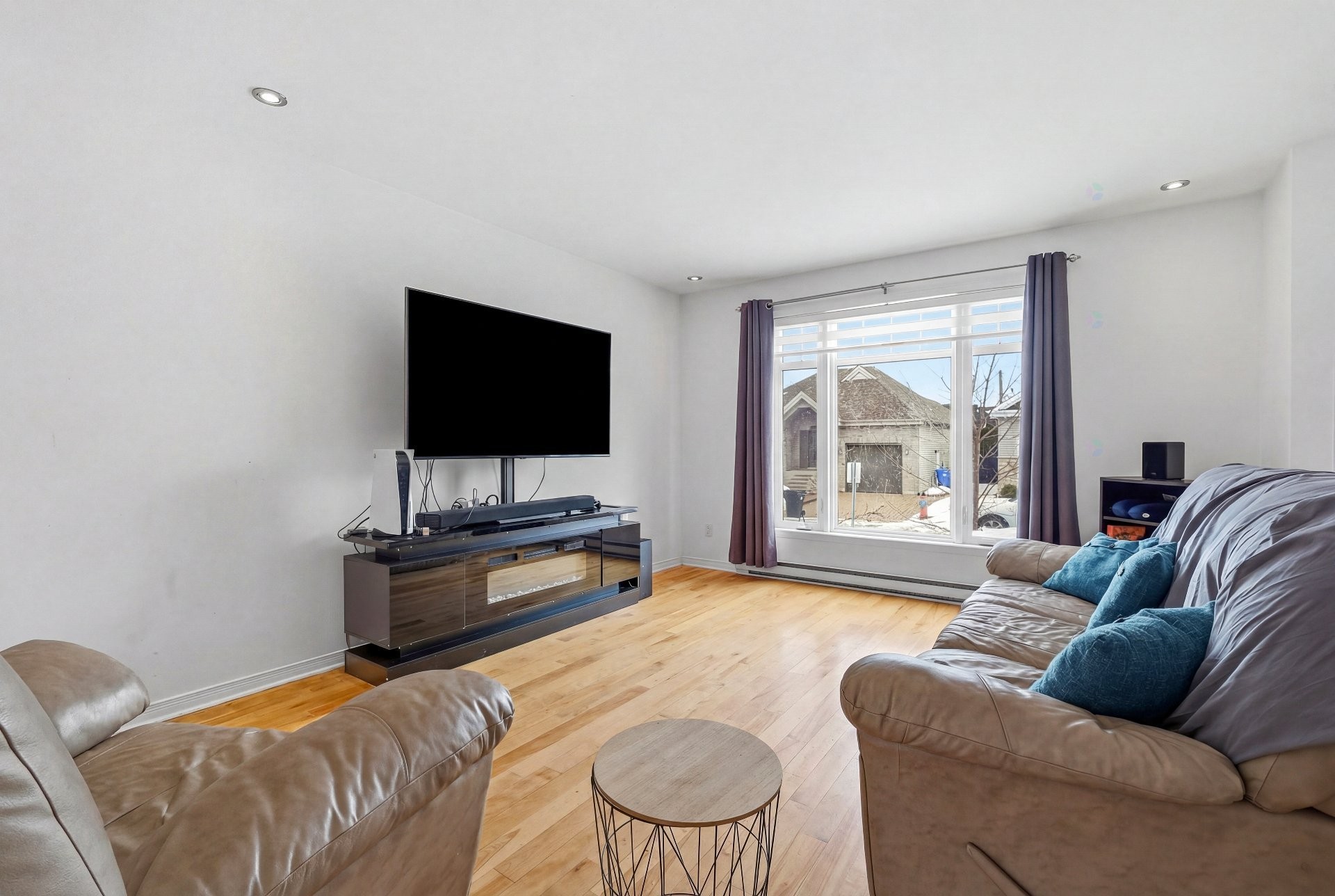 









731


Rue des Huards

,
Contrecoeur,




QC
J0L1C0

