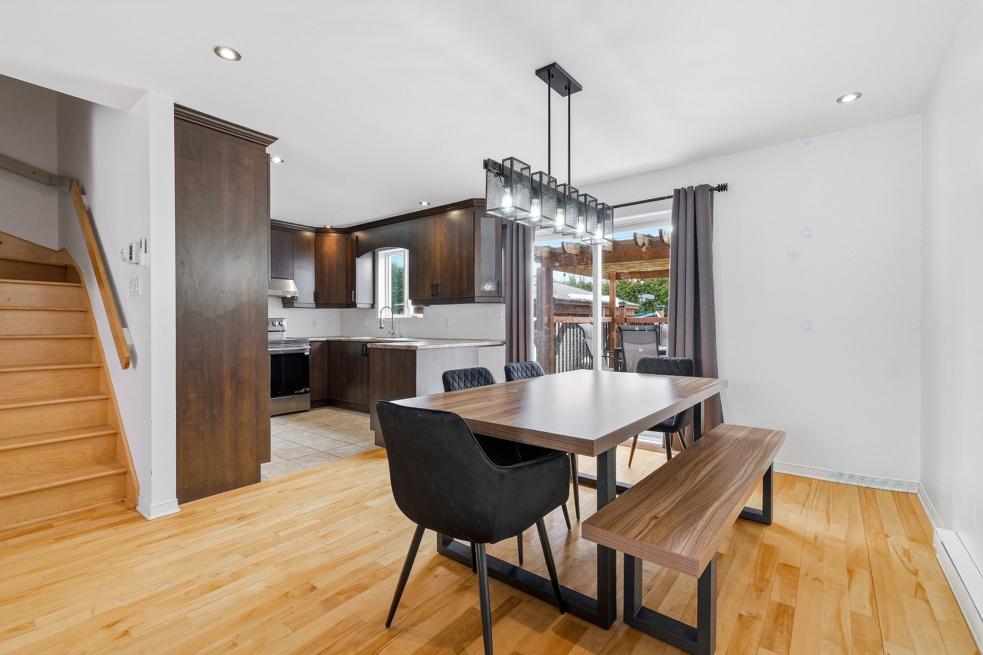 









731


Rue des Huards

,
Contrecoeur,




QC
J0L1C0

