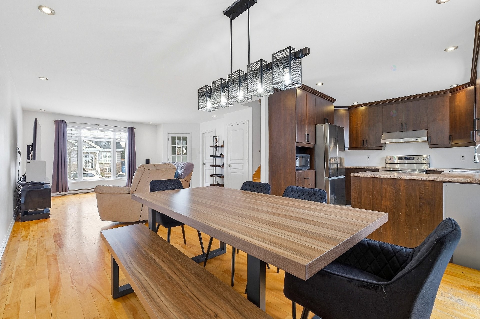 









731


Rue des Huards

,
Contrecoeur,




QC
J0L1C0

