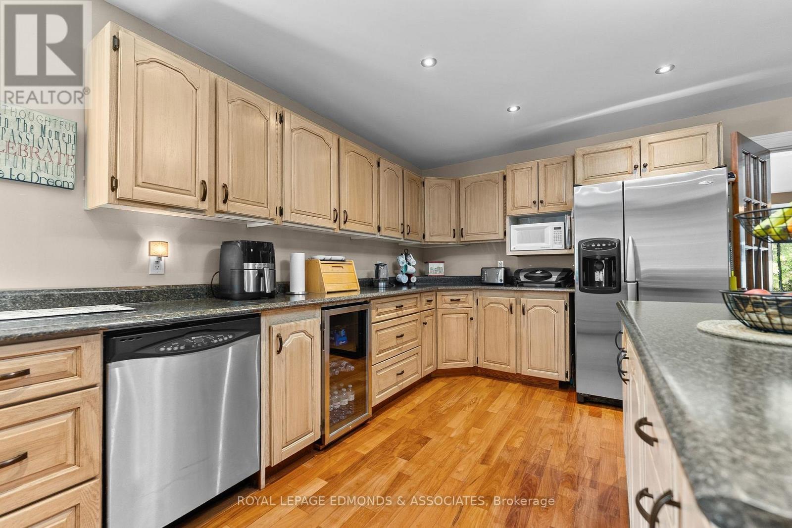 












219 ZANDERS ROAD

,
Laurentian Valley,




Ontario
K8A6W8

