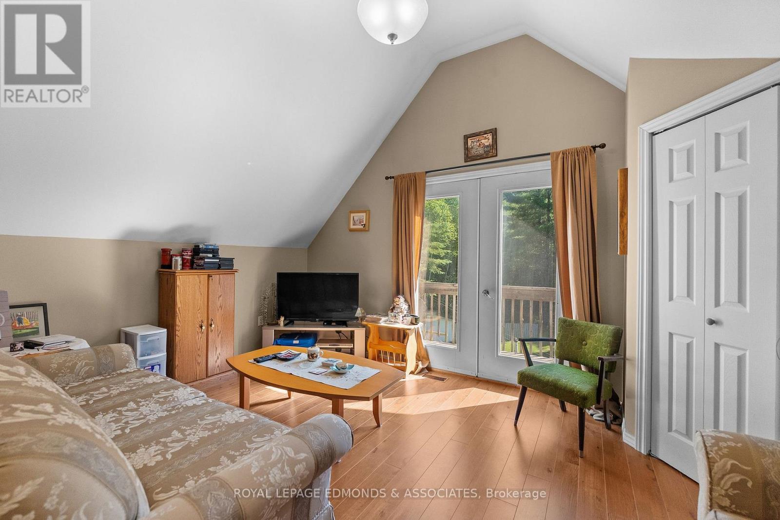 












219 ZANDERS ROAD

,
Laurentian Valley,




Ontario
K8A6W8

