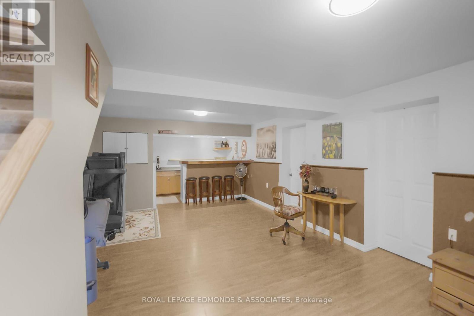 












219 ZANDERS ROAD

,
Laurentian Valley,




Ontario
K8A6W8

