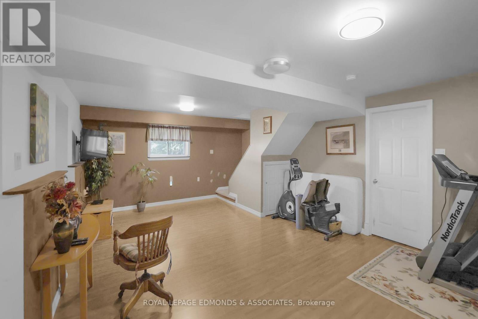 












219 ZANDERS ROAD

,
Laurentian Valley,




Ontario
K8A6W8

