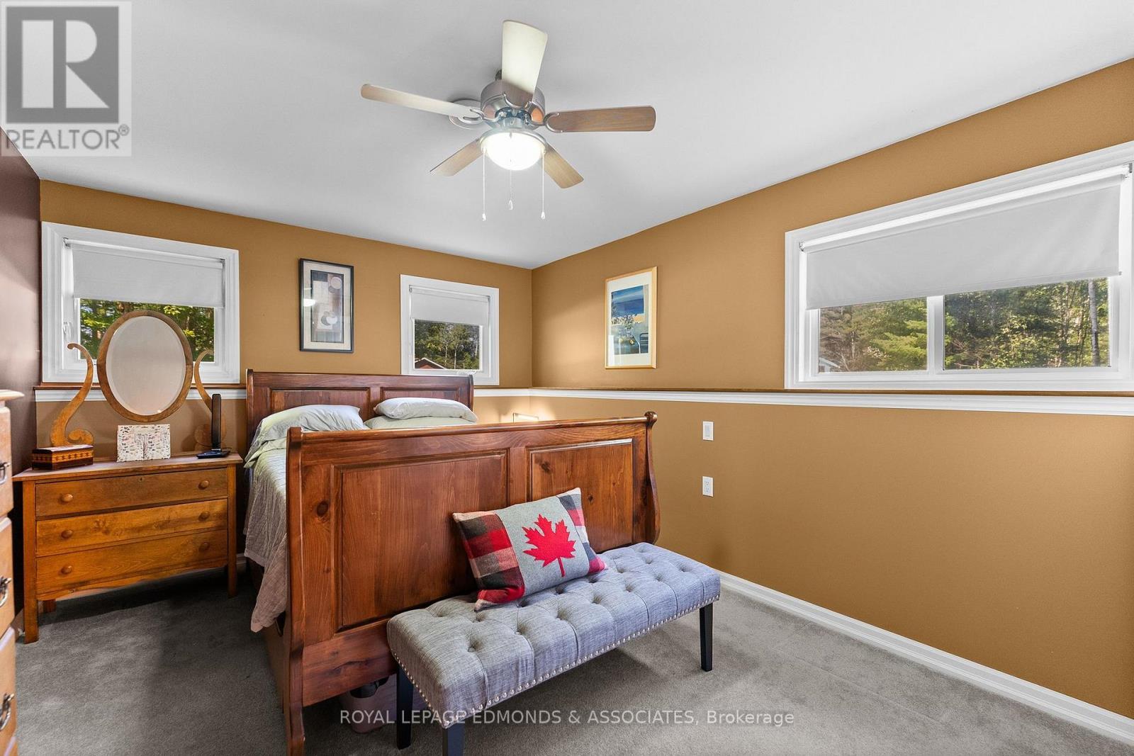 












219 ZANDERS ROAD

,
Laurentian Valley,




Ontario
K8A6W8

