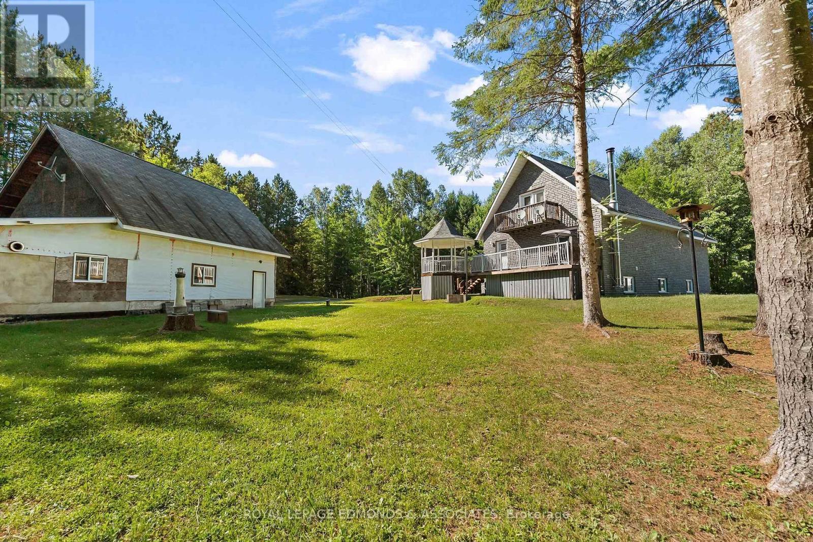 












219 ZANDERS ROAD

,
Laurentian Valley,




Ontario
K8A6W8

