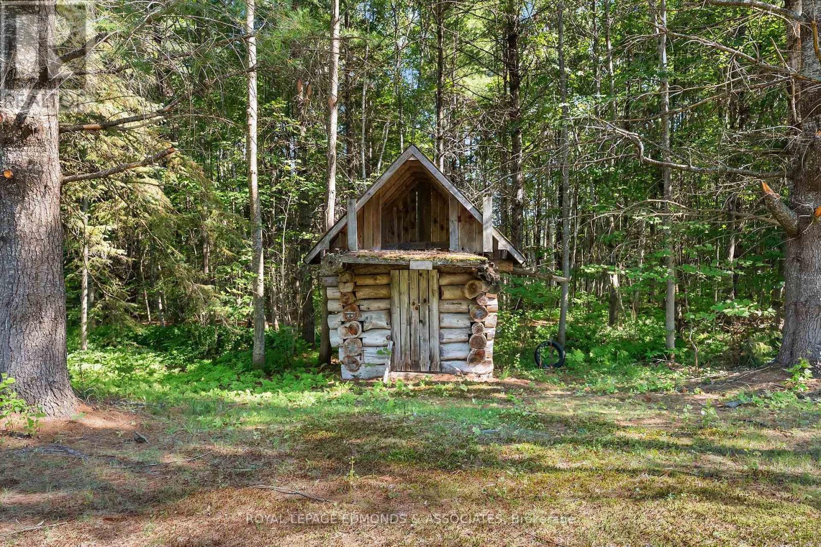 












219 ZANDERS ROAD

,
Laurentian Valley,




Ontario
K8A6W8

