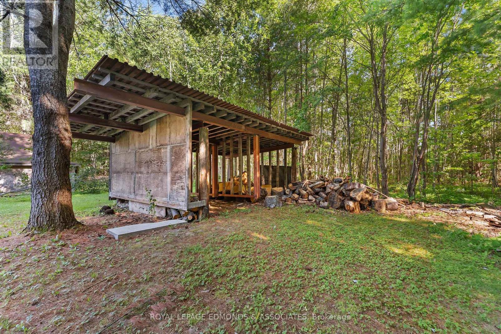 












219 ZANDERS ROAD

,
Laurentian Valley,




Ontario
K8A6W8

