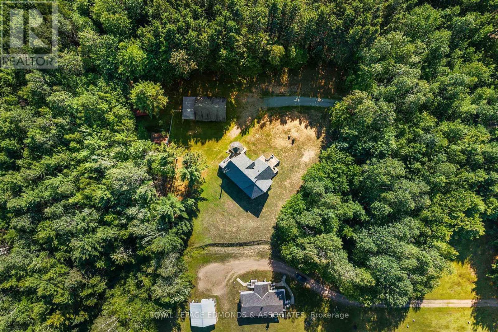 












219 ZANDERS ROAD

,
Laurentian Valley,




Ontario
K8A6W8

