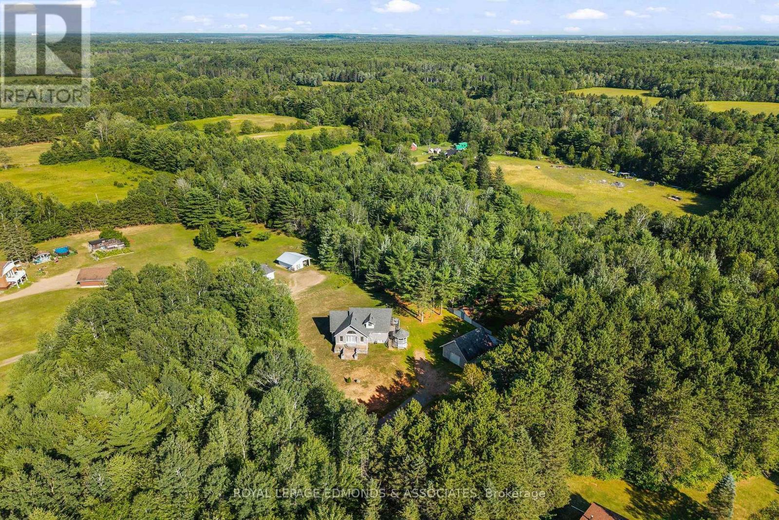 












219 ZANDERS ROAD

,
Laurentian Valley,




Ontario
K8A6W8

