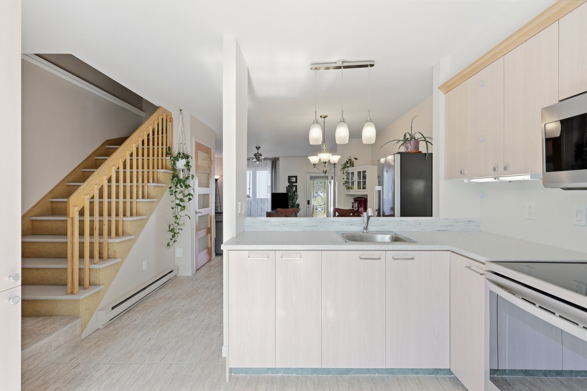 









437


Rue Marchand

,
Mascouche,




QC
J7K3R5

